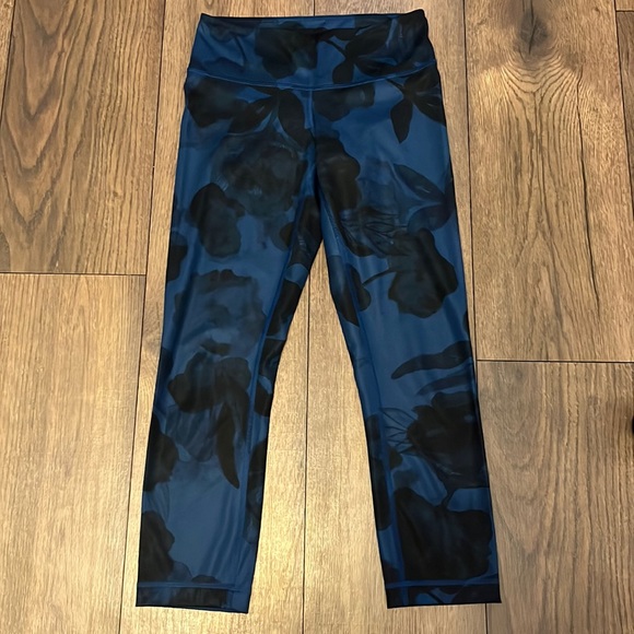Lululemon cropped legging blue and black size 2 - Picture 1 of 3